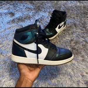 AIR JORDAN 1s